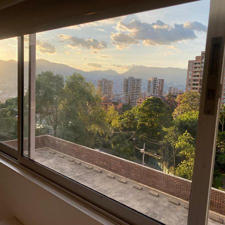 Apartasuite Moderna - En El Corazon Del Poblado Medellin Ngoại thất bức ảnh