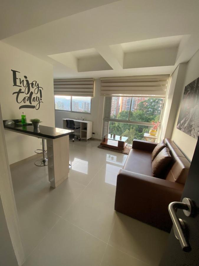 Apartasuite Moderna - En El Corazon Del Poblado Medellin Ngoại thất bức ảnh