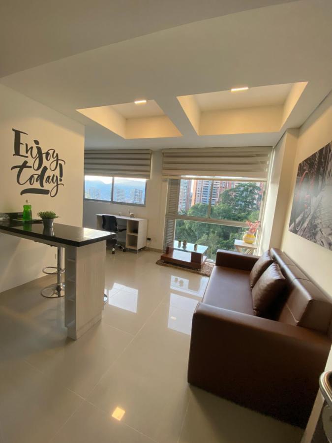 Apartasuite Moderna - En El Corazon Del Poblado Medellin Ngoại thất bức ảnh