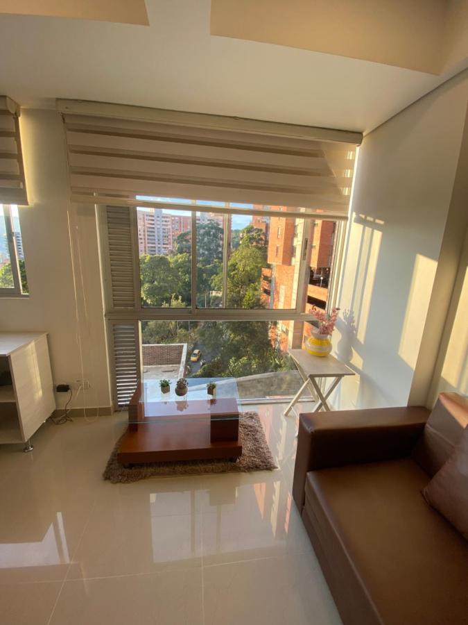 Apartasuite Moderna - En El Corazon Del Poblado Medellin Ngoại thất bức ảnh