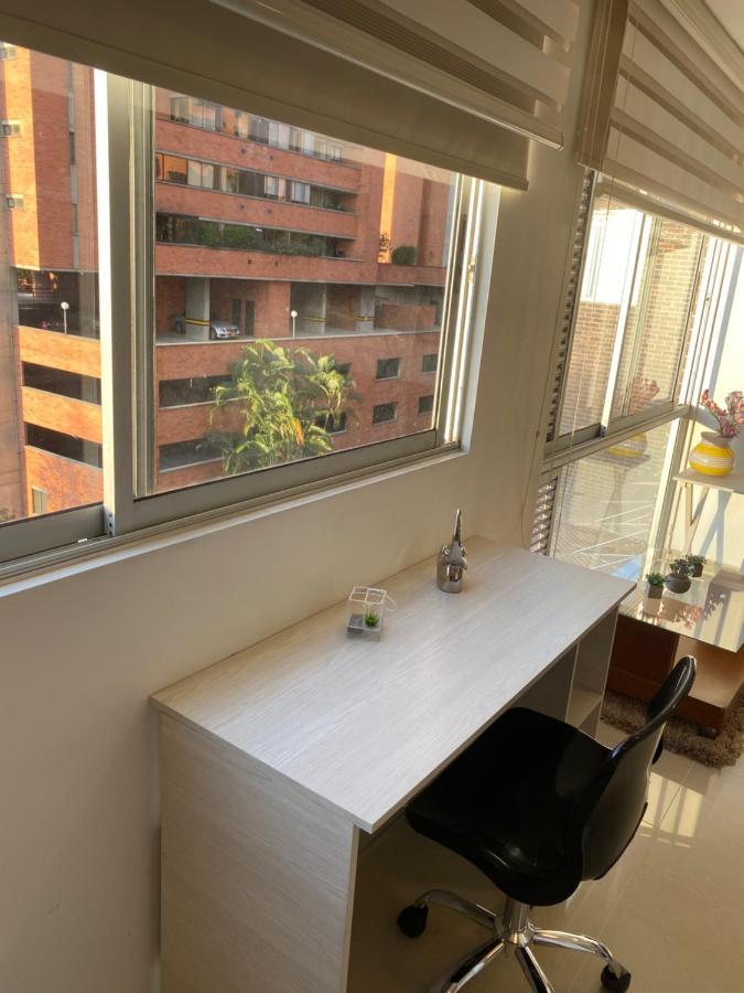 Apartasuite Moderna - En El Corazon Del Poblado Medellin Ngoại thất bức ảnh