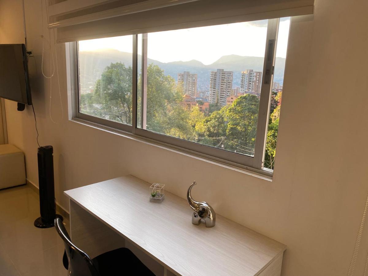 Apartasuite Moderna - En El Corazon Del Poblado Medellin Ngoại thất bức ảnh